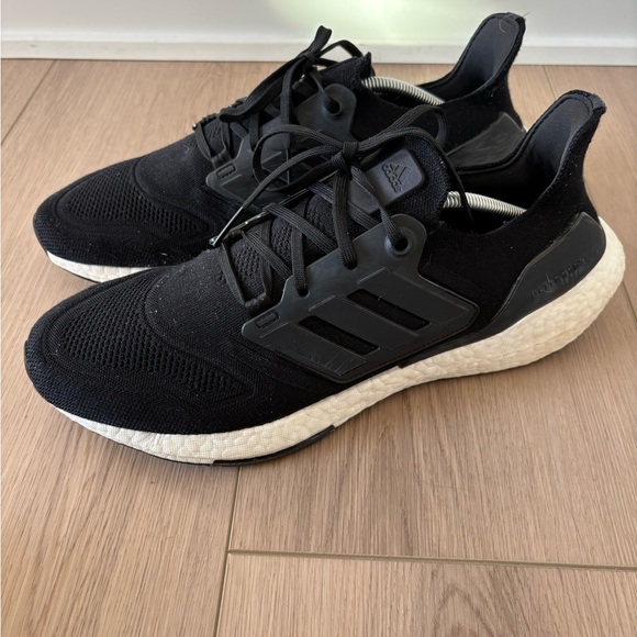 Adidas Ultraboost 22 running shoes size 12